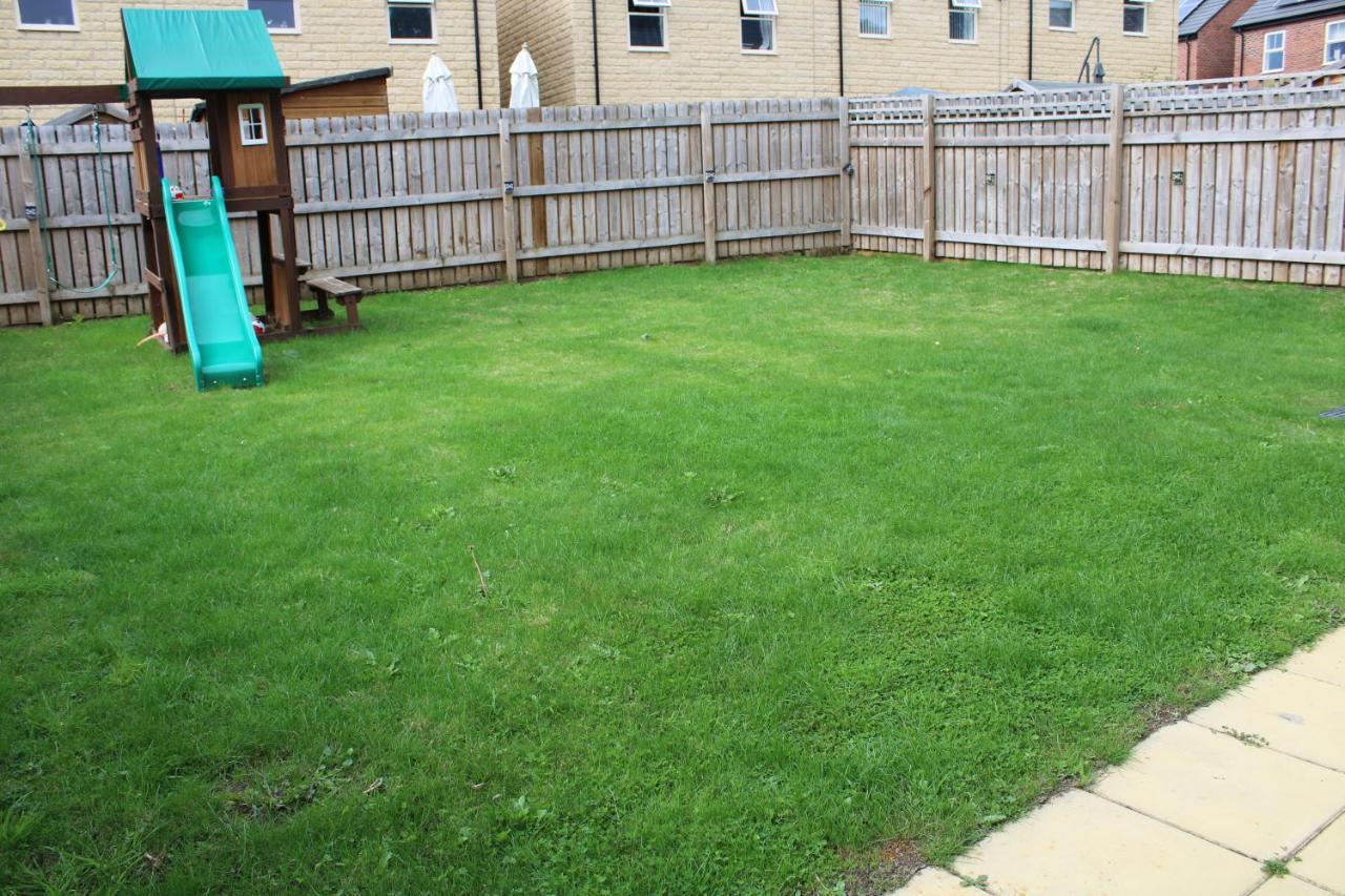 Haven - Spacious Luxury Home Perfect For Families, Couples And Contractors! 5Mins To Xscape And Junction 32! Castleford Exterior foto